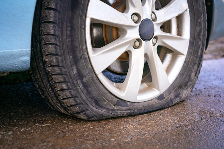 Step-by-Step Guide On How To Change A Flat Tire
